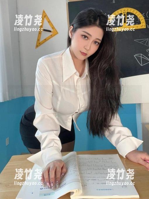 微密圈 - 体操服之谜：120斤的小王同学的写真里的空间，似乎很微妙