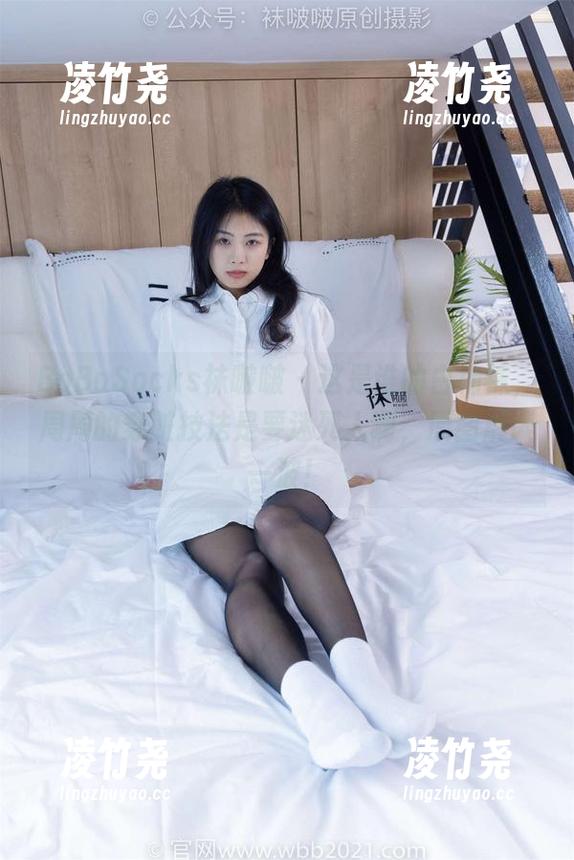 BoBoSocks袜啵啵 - 这是谁的白棉袜，周周的穿脏技法是要迷死人啊，原图解读一波！