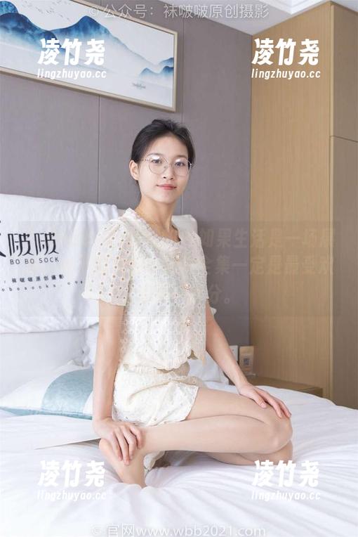 BoBoSocks袜啵啵 - 如果生活是一场展览，稚予的黑色小腿袜全集一定是最受欢迎的那一部分。