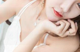 GIRLT果团网 – little贝壳喵的校服照片，恨不得每天都重温，没点心机真不行啊，图片里游刃有余的气场。