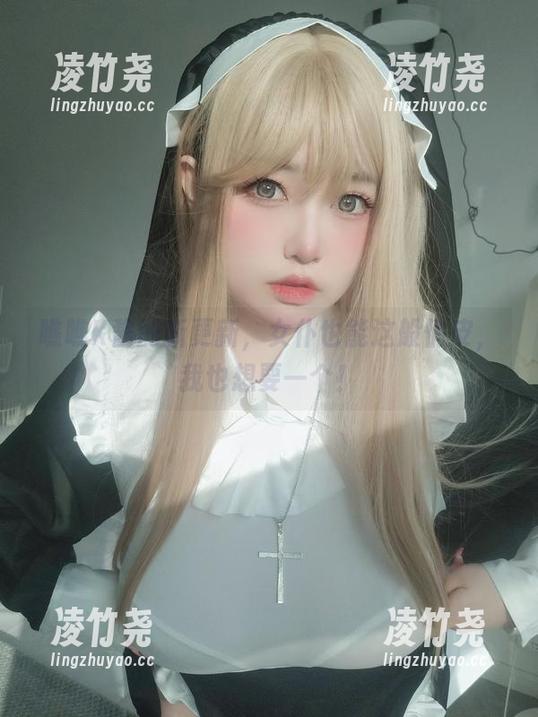 瞧瞧K酱的新更新，女仆也能这般俏皮，我也想要一个！