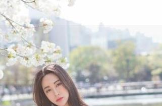 MiStar魅妍社 – 下载妤薇Vivian女孩合集：心思单纯得像白开水，还特别好喝！
