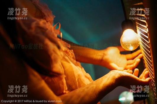 MiiTao蜜桃社 - 看完伊素妍的甜心写真，今天的“糖分”够了吗？