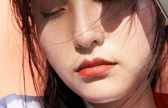 MiiTao蜜桃社 – 露西Lucy的内衣：美图如涌现，图集里藏着的不只是‘芬芳’