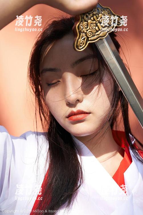 MiiTao蜜桃社 - 露西Lucy的内衣：美图如涌现，图集里藏着的不只是‘芬芳’