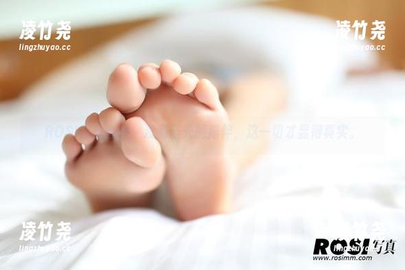 ROSI黑丝合集：没有圣光的陪伴，这一切才显得真实。