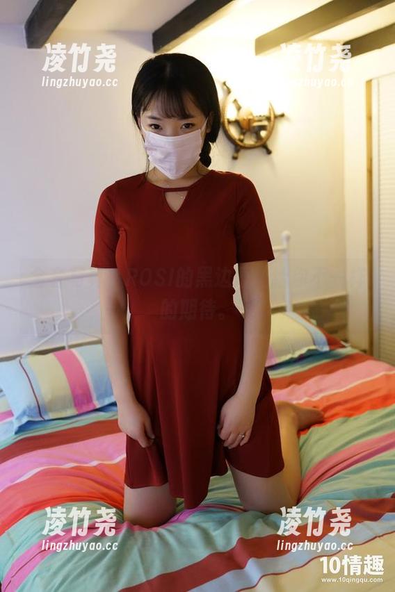 全套写真，ROSI的黑边蕾丝给你不一样的期待。