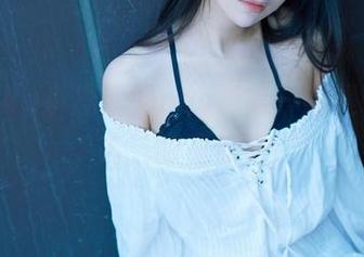 看Shika小鹿鹿的cos，第一眼是长腿，第二眼是惊艳