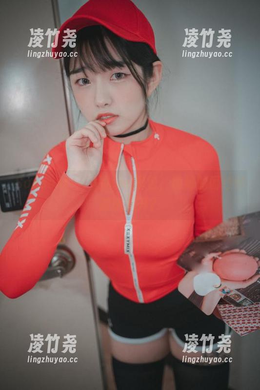 Sonson(손손)的cos图包，隐秘的面纱何时能揭开？