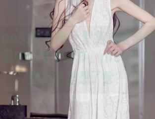 TouTiao头条女神 – 聚焦刘瑾希的白色图集，作品中的每个细节，nice，难以猜透她脑子里想了啥？