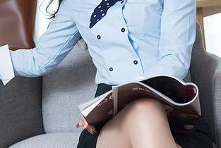TouTiao头条女神 – 下载李由美的日常图包，或许其中有些你意想不到的画风传达。