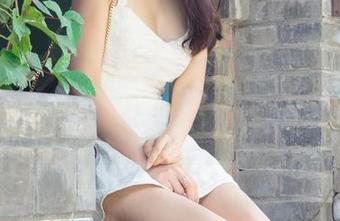 UGirls尤果网 – 看！白一晗的新私拍，白丝图包，真想问她是咋做到的。