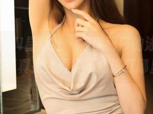 XINGYAN星颜社 – 在李丽莎的泳池边，免费写真真把我弄得不知该盯哪里好。