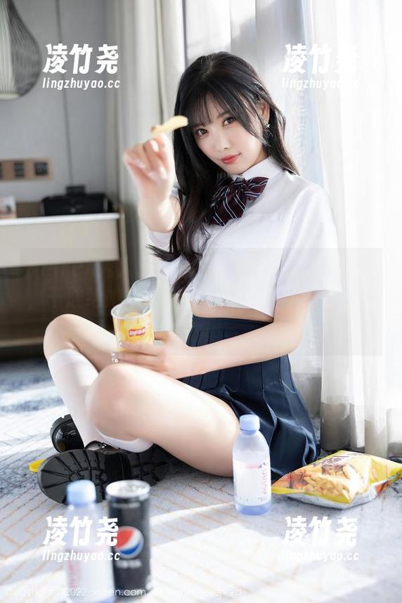 Xiuren秀人网 - 奈汐酱nice的美脚全集，干脆给她来个“美腿大赛”，我只投她一票。
