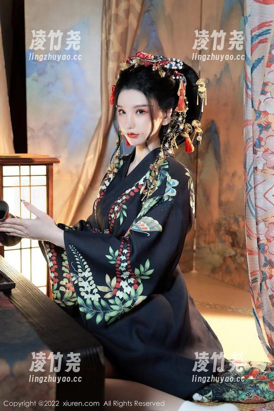 Xiuren秀人网 - 看奈汐酱nice如何在校园里，用无圣光淬炼出迷人作品