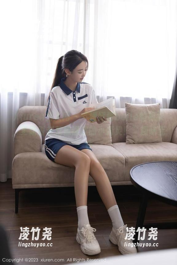 Xiuren秀人网 - “媛媛酱belle的棉袜，更新时刻就像调皮的小精灵！”趣味无穷