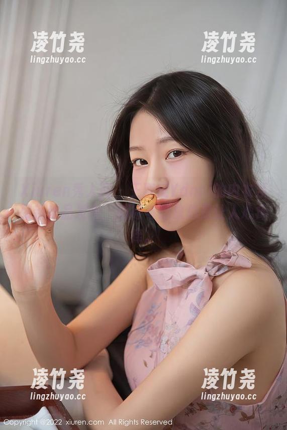 Xiuren秀人网 - 王馨瑶Yanni的内衣系列新作品发布，期待与想象总是让人心痒痒。