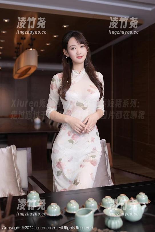 Xiuren秀人网 - 瑶啊摇的瑶短裙系列：走过路过千万别错过！每张图片都在聊裙子的事儿！
