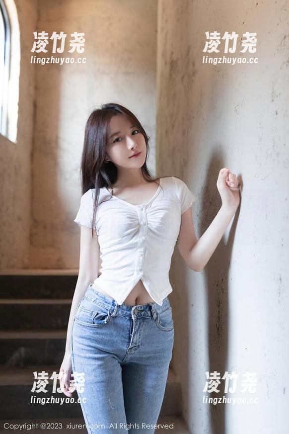 Xiuren秀人网 - 细节满满！蕾蕾醒了没女王的高清图集，谁不想来一睹？