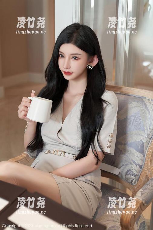 Xiuren秀人网 - 雯大王susie免费图册：吊带的搭配，这么多未知的可能性，让我想入非非…