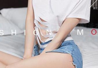 YouMi尤蜜荟 – Domen瑶瑶的泳衣全集：水面涟漪般的诱惑，你受得了吗？