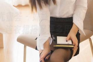 YouMi尤蜜荟 – 姝姝妹妹的私房写真充满了细节，连衣裙搭配要多用心才能意识到啊。