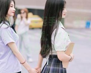 YouMi尤蜜荟 – 拿起手机，黄乐然黑白作品集在等待你的下载：让我们一起沉浸在这片两色的海洋里！