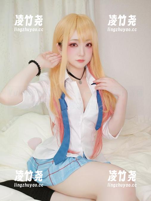 Yuki亭短裙慢慢走，每一张图片都在讲悄悄话，资源也太有趣了吧！