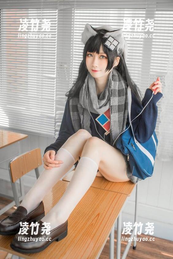 izumi泉桃子的圣诞写真集，下载前请先想想，你会用它干嘛？