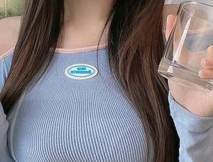 miko酱ww的海边写真集：你能发现几个奇怪的细节吗？