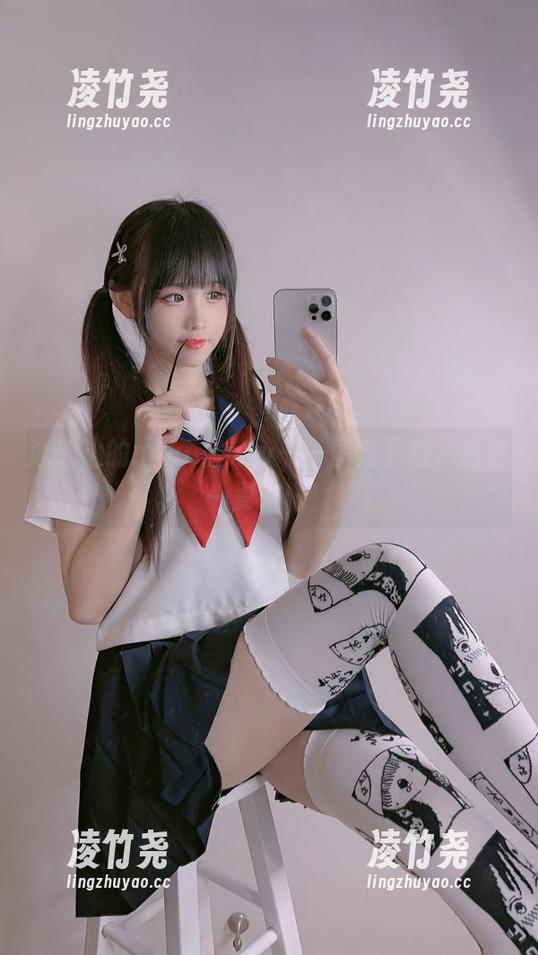 泳池边的miko酱ww——图集下载，清凉一夏来吧！