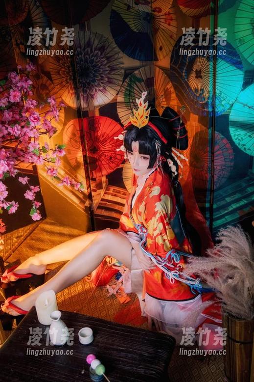 当yui金鱼遇上玉藻前——这组图库写真，有点意外的转身效果，哈哈。