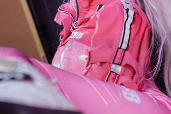 精选合集：仙女月带您看泽月希娜小姐的泳装，那正是眼睛不够用。