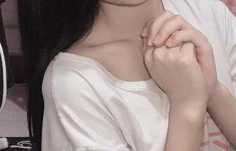 佳佳好难啊与她的网袜：套图精选，你敢单挑吗？