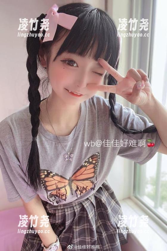佳佳酱ovo的微博更新又来了——36套写真拼盘，味道不错哦