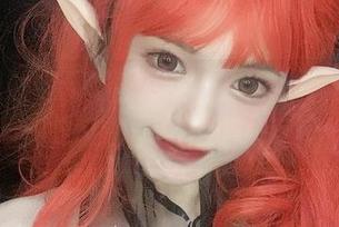 教室里的倦倦喵，写真更新啦，真是令人心痒又想打瞌睡的画面！