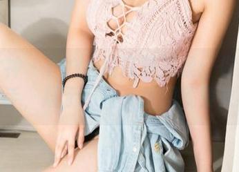 克拉女神 – YOYO的高清温柔：你要是我一举手，展示手臂，这图就要火了！