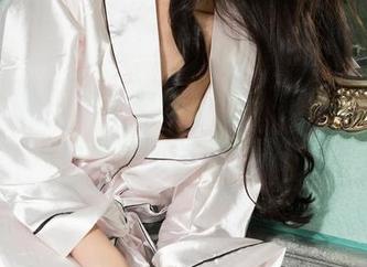 克拉女神 – 周迪的水手服真是没谁了，你这资源可不要白白错过！