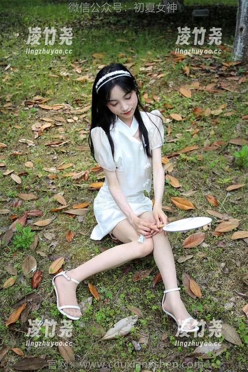 初夏女神 - 精选点点写真：她的小秘密，让我目不转睛