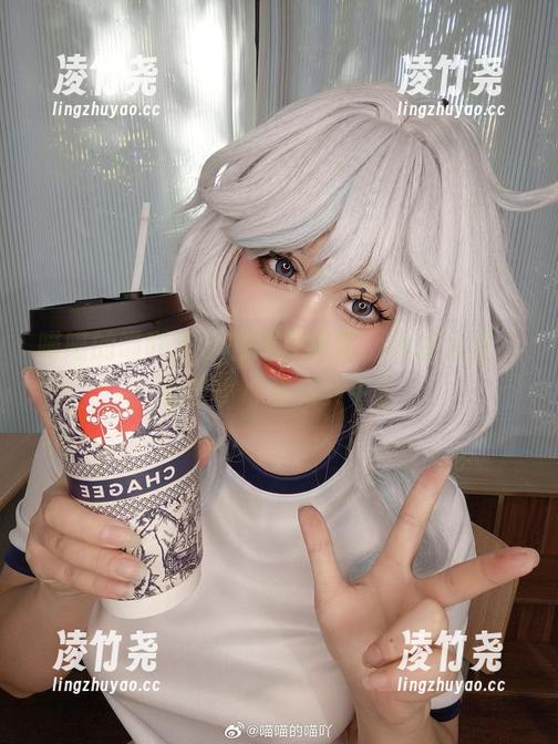 喵喵的喵吖选出的原神宵宫，作品大赏，有些小心思在其中？