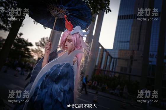 奶狮不咬人+黑贞德=图包中的古典与现代交织