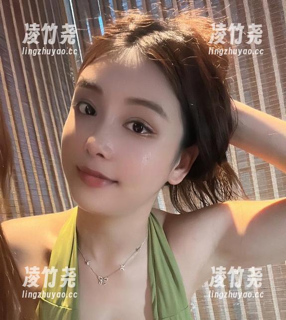 微密圈 - 坏女孩的优雅——奶雯的性感女仆作品