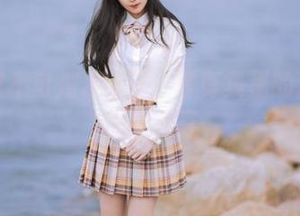 妍子坚不可摧&狂三：写真集里的滑稽与优雅并存