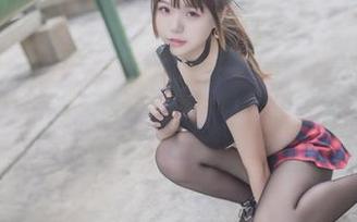 est宴float在宅夏yoko的“索尼子圣诞”写真中，反正大家都爱看！