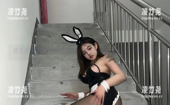 微密圈 - 貂皮大衣的独门秘籍，小优优子在定制写真里找到了。
