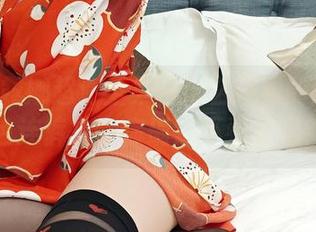小女巫露娜超清全集：这么好看的OL风肤色连裤袜，你确定不看看吗？