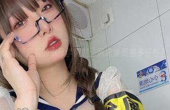 这组原图里的小泉学姐吖，风纪委员有多任性？