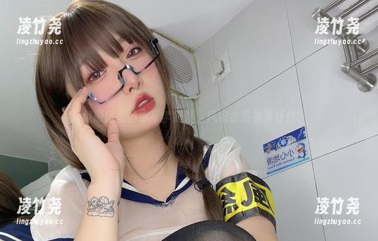 这组原图里的小泉学姐吖，风纪委员有多任性？