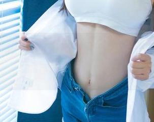 尤果网 – 张小西Ann的吊带最新美图，还有谁能不心动呢？