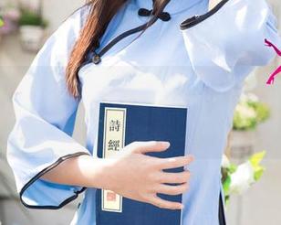尤果网 – 新鲜出炉！贝拉的原图美脚，不来瞧一眼？